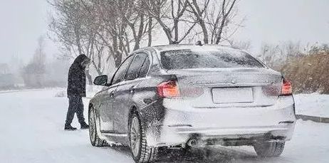 出行提示_雪天出行安全注意事項(xiàng)_雪天步行防滑防摔防砸技巧