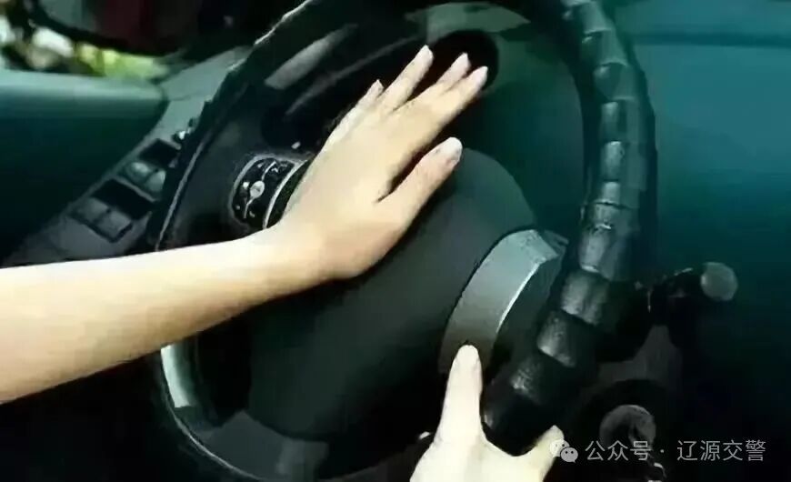 霧天行車安全常識_低能見度駕駛技巧_出行提示