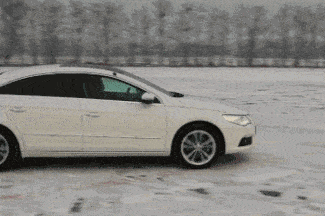 出行提示_降雪天氣開車注意事項_雪地行車安全技巧